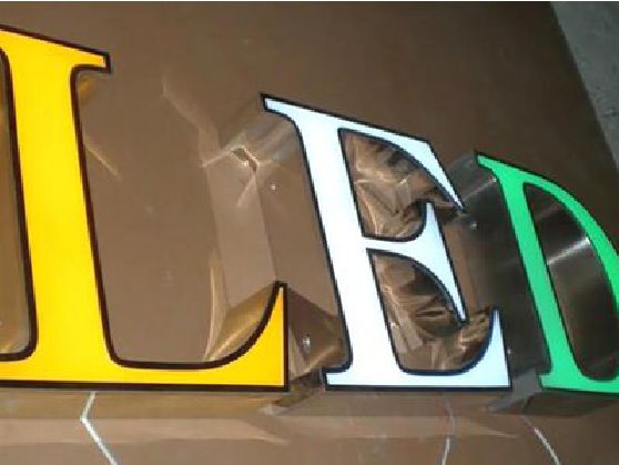 原阳县介绍LED招牌的基础知识。